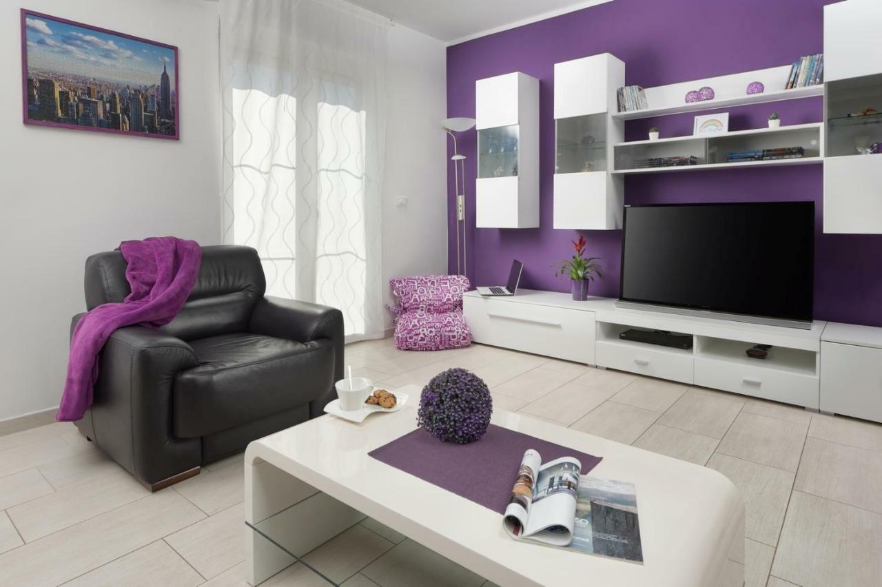 Rainbow Appartement Pula Buitenkant foto